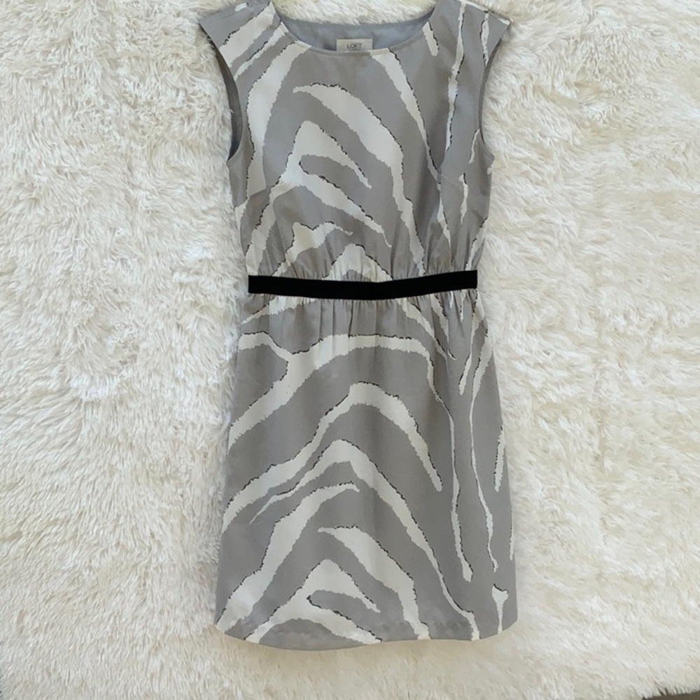 Loft Size XS Sheath Dress Pullover Gray White Zebra Animal